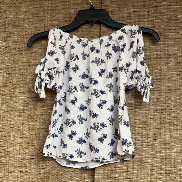 Heart and arrow open shoulder top tie on sleeves - Picture 6 of 6